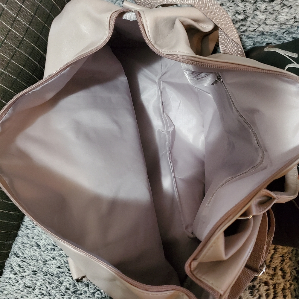 Ulta Weekender Bag - Picture 3 of 3